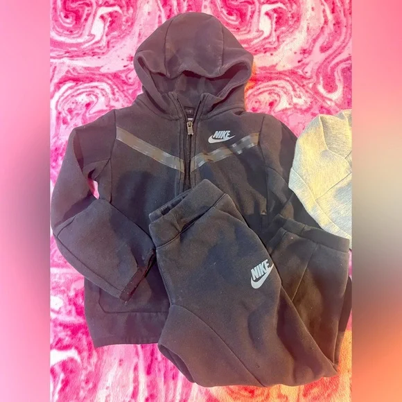 BUNDLE OF 2 Toddler Nike Tech Track Suits - Picture 3 of 7
